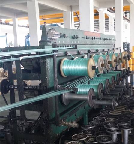 खेल के मैदान के सामान को संपीड़ित करने के लिए 35 टन 70 एमपीए हाइड्रोलिक प्रेस मशीन 12