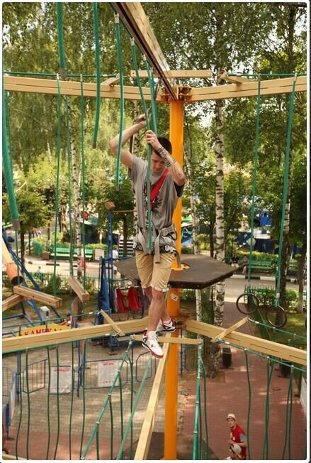 चढ़ाई जाल के लिए 16 मिमी 6 स्ट्रैंड पीईटी या पीपी आउटडोर संयोजन खेल मैदान रस्सी 11