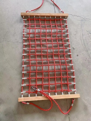 लाल रंग खेल का मैदान बच्चे झूला 150cmx80cm हैंगिंग रस्सी के साथ
