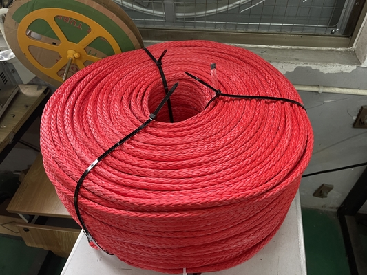 लाल रंग 24mmx220m 12 स्ट्रैंड UHMWPE HMPE जहाजों के लिए स्प्लिस्ड मोरिंग रस्सी